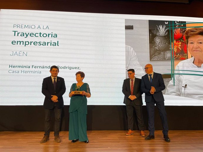 El presidente de la Administración provincial, Paco Reyes, ha participado en la entrega de los I Premios de Andalucía de Hostelería.