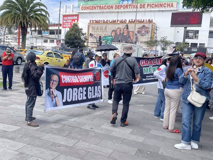 QUITO, April 8, 2024  -- Supporters of former Ecuadorian Vice President Jorge Glas protest outside the Mexican embassy in Quito, Ecuador, April 6, 2024. Mexico suspended its diplomatic relations with Ecuador after Ecuadorian police broke into the Mexican 