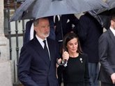 Foto: El gesto de Felipe VI con la Reina Letizia que pasó desapercibido en el funeral de Fernando Gómez-Acebo