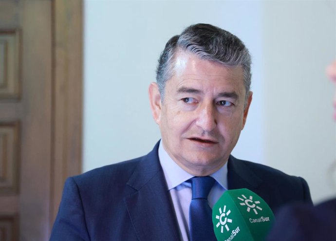 El consejero de la Presidencia, Interior, Diálogo Social y Simplificación Administrativa, Antonio Sanz 