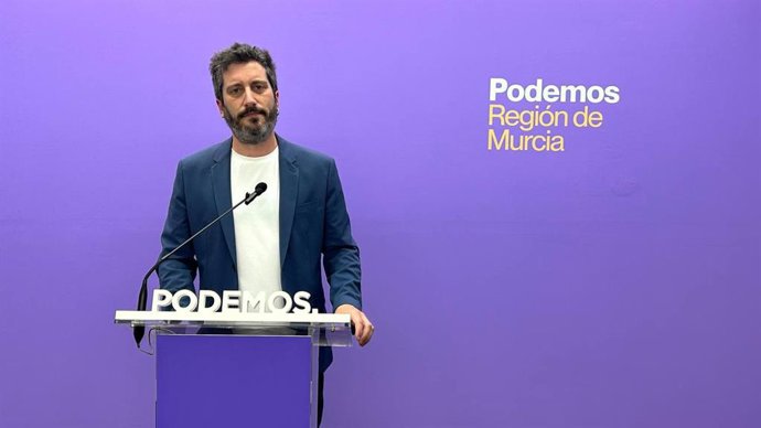 El diputado de Podemos-Izquierda Unida y Alianza Verde (Podemos-IU-AV), Víctor Egío