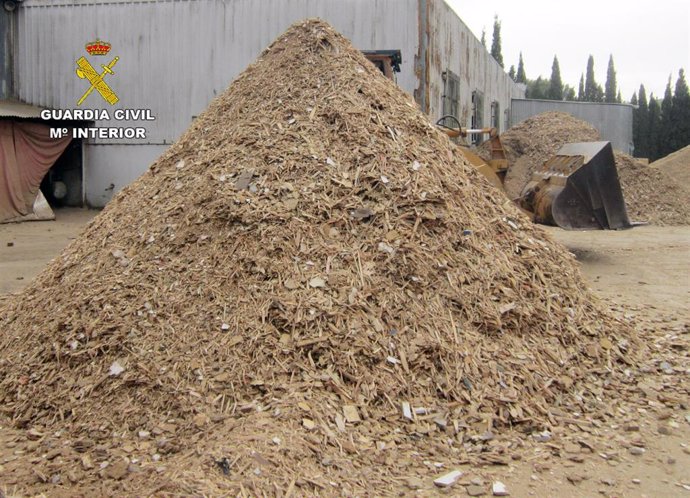 Imagen recogida en el marco de la operación 'Woodland', que investiga supuestas prácticas irregulares en la gestión de residuos de madera en Alcantarilla (Murcia)