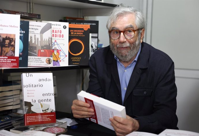 Archivo - L'escriptor Antonio Muñoz Molina 