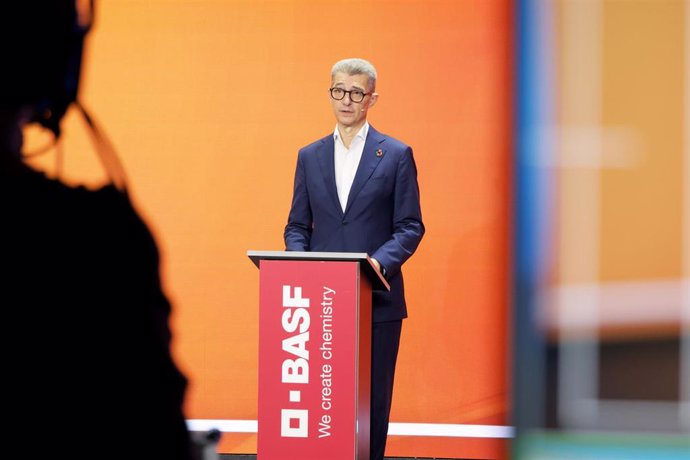 El director general del grupo químico Basf en España, Carles Navarro, en rueda de prensa