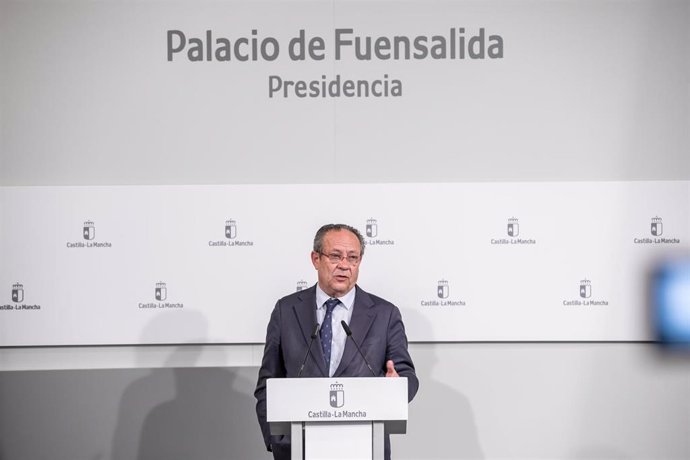 El consejero de Hacienda, Administraciones Públicas y Transformación Digital, Juan Alfonso Ruiz Molina, informa de los acuerdos del Consejo de Gobierno relacionados con este departamento.