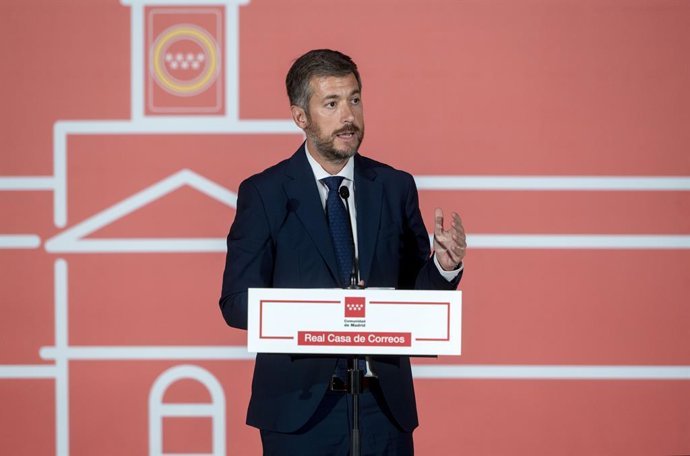 Archivo - El consejero de Presidencia, Justicia y Administración Local y portavoz del Gobierno regional, Miguel Ángel García Martín, durante una rueda de prensa tras la reunión de la presidenta de la Comunidad de Madrid en su ronda de contactos, en la R