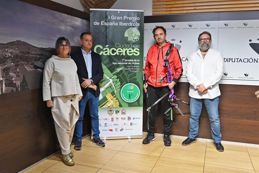 Archivo - Presentación del Gran Premio de Tiro con Arco que se disputará en Cáceres este fin de semana