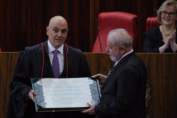 Archivo - El presidente de Brasil, Luiz Inácio Lula da Silva, y el juez del Supremo Alexandre de Moraes.