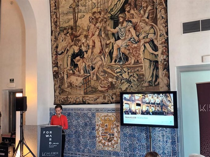 La concejala delegada de Turismo de la capital, Almudena Maíllo, presenta el informe sobre el turismo de alto impacto en Madrid realizado por Forward_Mad en la Casa de la Panadería