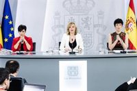 El Gobierno, a favor de que el Parlamento tramite la ILP para regularizar a 500.000 migrantes