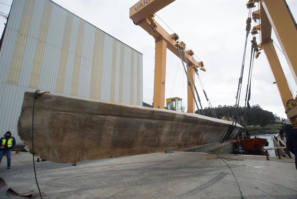Archivo - Semisumergible de fabricación artesanal 'Poseidón',  izado en el puerto de Xufre, a 14 de marzo de 2023, en A Illa de Arousa, Pontevedra, Galicia (España). 