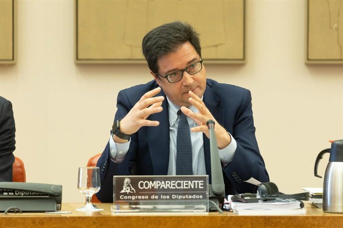 El director del Gabinete del Presidente del Gobierno y diputado del PSOE, Óscar López Águeda, durante la Comisión Mixta de Seguridad Nacional, en el Congreso de los Diputados, a 9 de abril de 2024, en Madrid (España).
