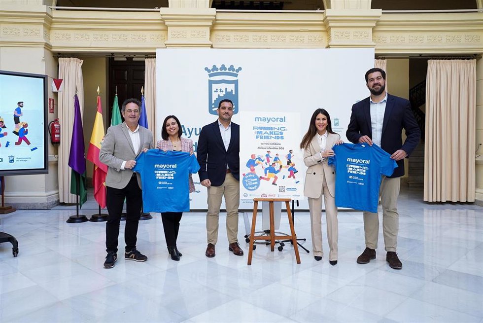 Mayoral y Ayuntamiento de Málaga colaboran en la carrera solidaria 'Running Makes Friends' a favor de Aldeas Infantiles.