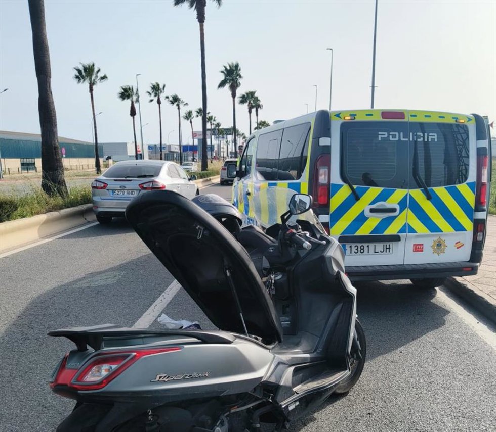 Motocicleta inmovilzada en un control de la Policía Local de El Puerto