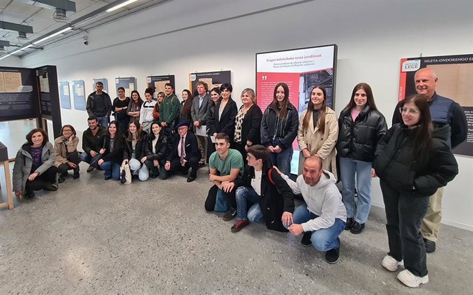 Euskarazko testu juridiko historikoen 'Hitzak Lege' erakusketa EHUko Donostiako campusean.