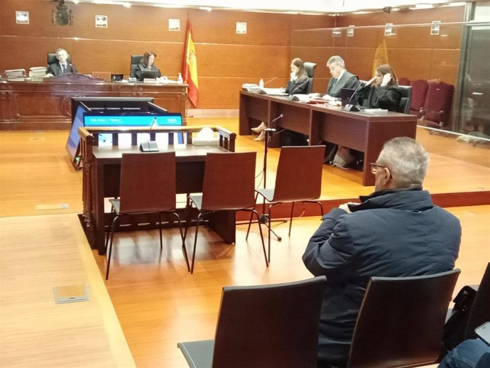 El ex consejero del Deportivo Alavés, Pepe Nereo, ante la Audiencia Provincial de Álava