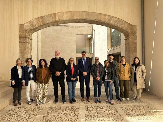 Los seis participantes del curso que organiza la Spain Film Commission este martes en Ca n'Oleo.