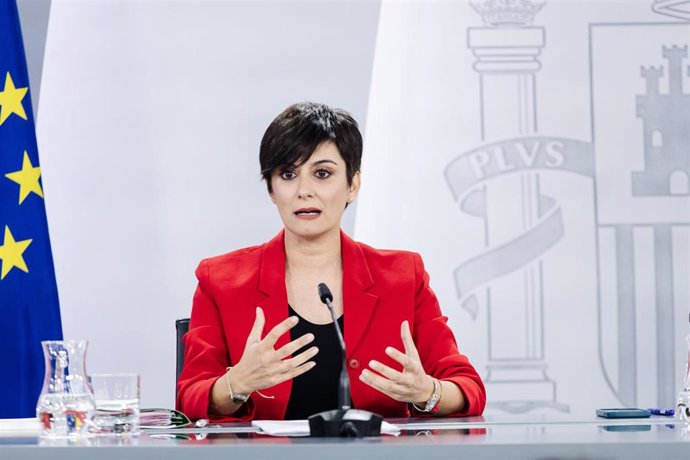 La ministra de Vivienda y Agenda Urbana, Isabel Rodríguez, durante una rueda de prensa posterior a la reunión del Consejo de Ministros, a 9 de abril de 2024, en Madrid (España)