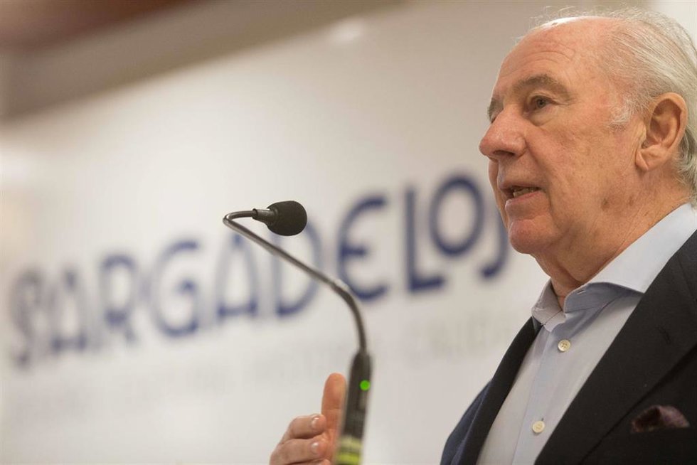 Archivo - El ex ministro de Economía Rodrigo Rato en una conferencia organizada por el Foto Sargadelos a 27 de enero de 2023 en Ribadeo, Lugo. Rato todavía tiene pendiente una causa abierta por un posible fraude a Hacienda, a quien debe casi 1,4 millone
