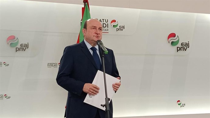 El presidente del EBB del PNV, Andoni Ortuzar, en la sede de Sabin Etxea de Bilbao