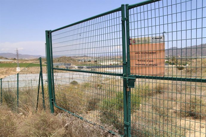 Archivo - Detalle de la parcela contaminada por el accidente nuclear en Palomares, en Almería