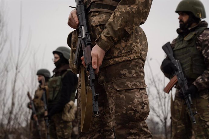 March 15, 2024, Kyiv, Ukraine: Trainees hold their rifle in a training organised by the third separate assault brigade in Kyiv region. Ukraine is facing a shortage of ammunition and military personnel. Aside from a tougher mobilisation law is under way, s