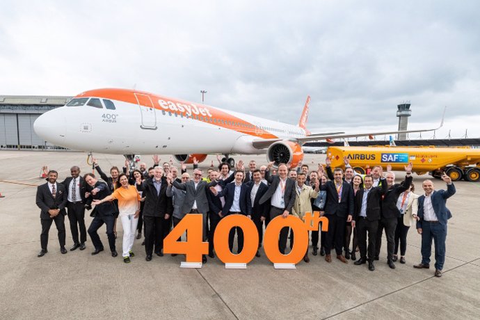 EasyJet recibe su avión Airbus número 400 tras 20 años de colaboración.