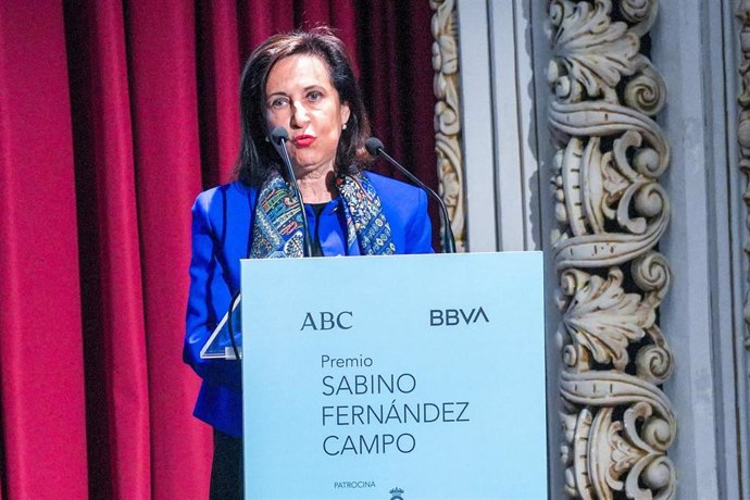 La ministra de Defensa, Margarita Robles,  interviene en el acto, a 5 de abril de 2024, en Sevilla, Andalucía (España). 