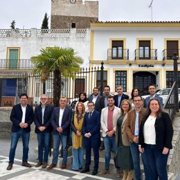 El equipo de gobierno de la Diputación de Badajoz en Barcarrota