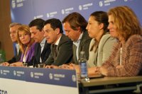 Moreno reclama a Sánchez que deje de pensar en "cesiones" a independentismo y reforme ya financiación autonómica y local