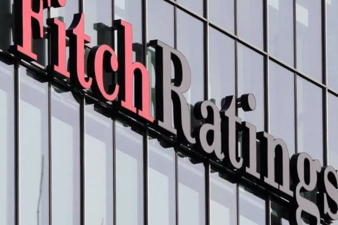Archivo - Logo de Fitch Ratings