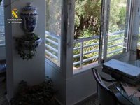 Detenido un joven acusado de robar en siete casas de El Campello tras saltar balcones