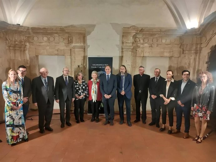 Autoridades y científicos en la jornada sobre Ramón y Cajal en el Liceo de Salamanca