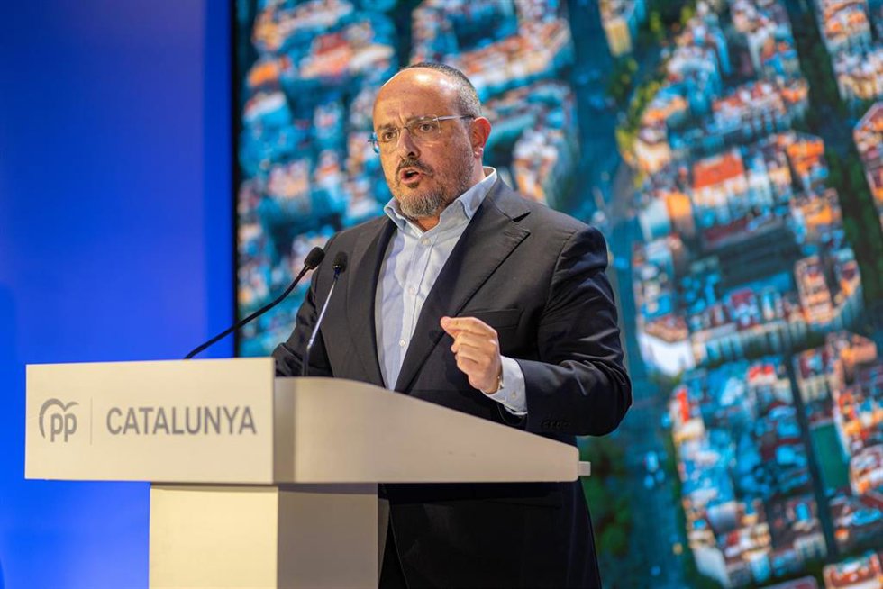 El candidato del PP a las elecciones catalanas, Alejandro Fernández, durante un mitin de su partido, en el Hotel Catalonia Plaza, a 3 de abril de 2024, en Barcelona, Catalunya (España). 