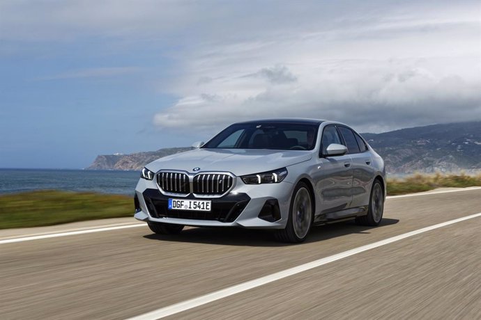 Archivo - BMW i5 eDrive40