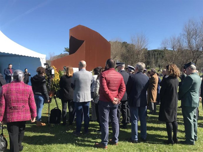 Archivo - Monumento de homenaje a las víctimas del terrorismo en Santander