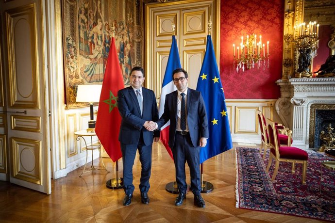 El ministro de Exteriores de Francia, Stéphane Séjourné, recibe a su homólogo de Marruecos, Naser Burita