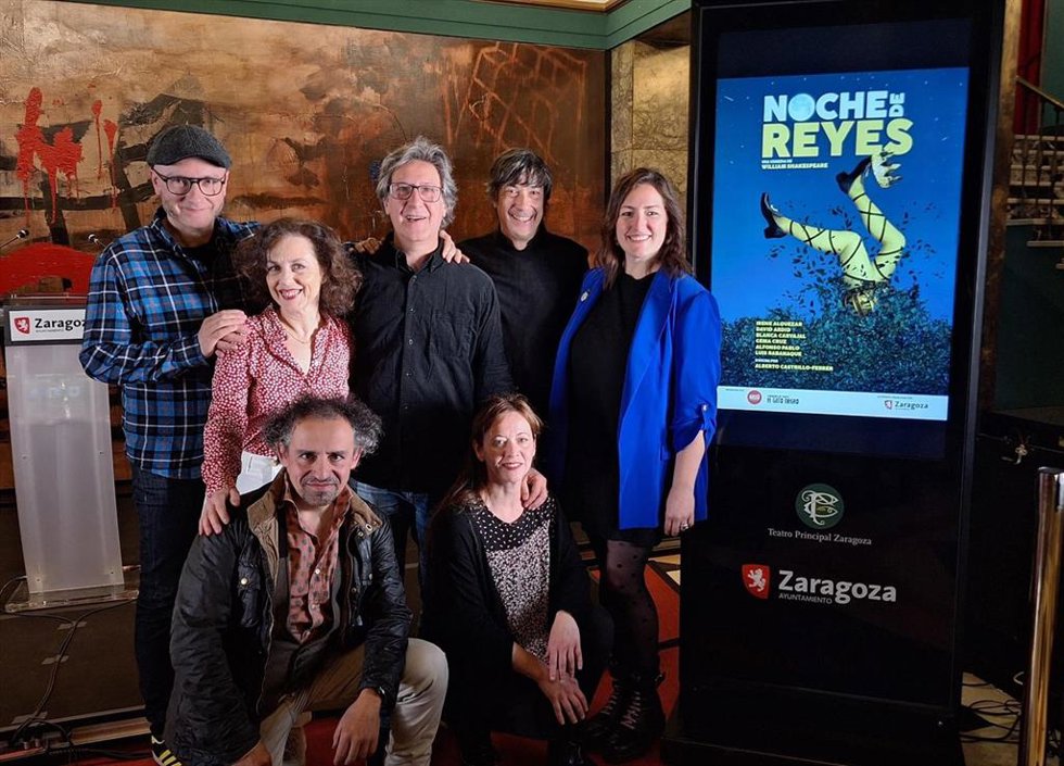 Presentación de la comedia 'Noche de Reyes' en el hall del Teatro Principal