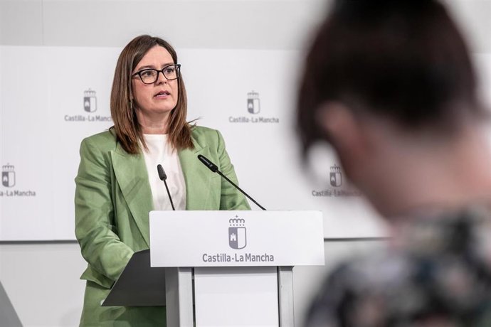 La Consejera Portavoz Del Gobierno Regional, Esther Padilla, Comparece En Rueda De Prensa, En El Palacio De Fuensalida, Para Informar Sobre Los Acuerdos Adoptados Por El Consejo De Gobierno.