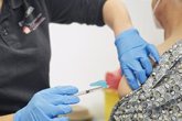Foto: Las vacunas de la gripe y el Covid han evitado más de 300 ingresos hospitalarios esta temporada, segun Salud Pública