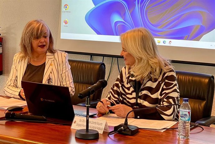 Blanca Flores y Mercedes Colombo en la reunión del dispositivo de seguridad para el Gran Premio de Motos en Jerez.
