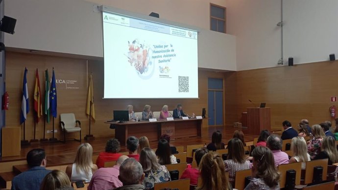 Archivo - Primera jornada de Humanización de la Asistencia Sanitaria de la provincia de Cádiz celebrada en Jerez. ARCHIVO.
