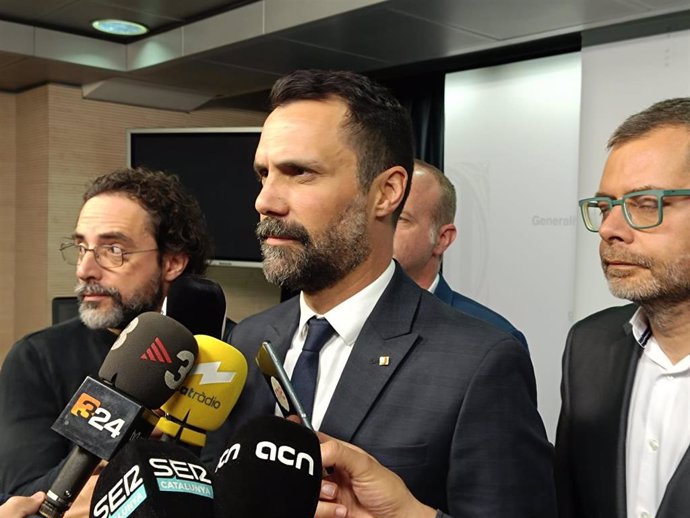 El conseller de Economía y Trabajo de la Generalitat, Roger Torrent, en declaraciones a los periodistas este miércoles en Barcelona