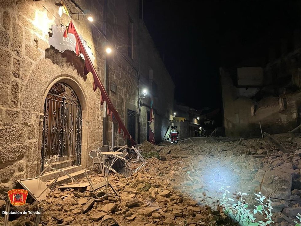 Se derrumba la fachada del antiguo Colegio de los Jesuitas de Oropesa a dos días de celebrar sus Jornadas Medievales