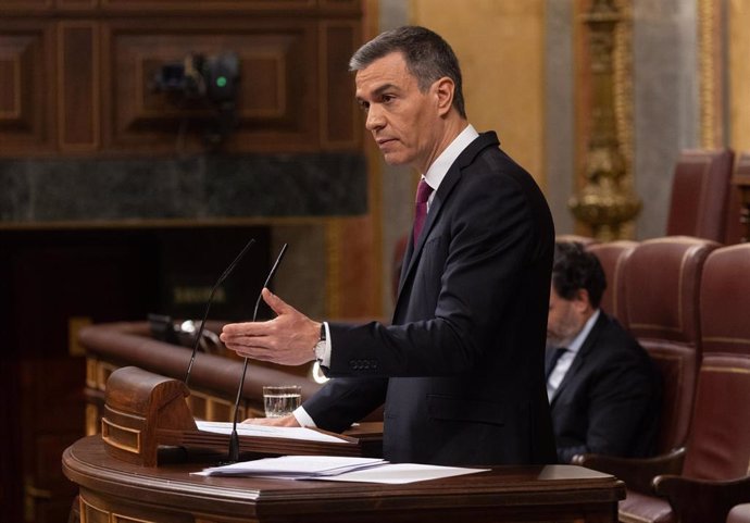 El presidente del Gobierno, Pedro Sánchez, interviene durante  una sesión plenaria, en el Congreso de los Diputados, a 10 de abril de 2024, en Madrid (España). 