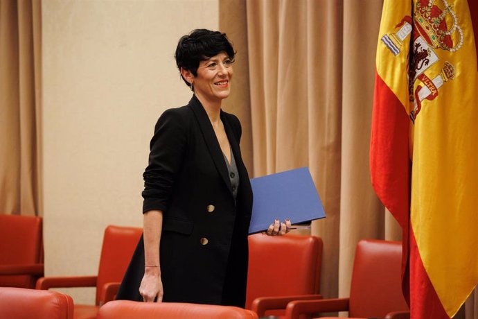 Archivo - La ministra de Inclusión, Seguridad Social y Migraciones, Elma Saiz, llega a la Comisión de Economía, Comercio y Transformación Digital, en el Congreso de los Diputados, a 29 de enero de 2024, en Madrid (España).