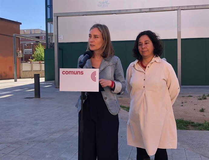 La líder de los Comuns y candidata al 12M, Jéssica Albiach, y la diputada Susanna Segovia en declaraciones a periodistas
