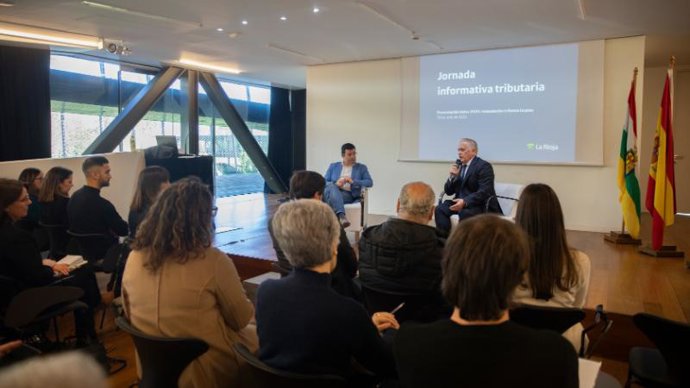 Jornada sobre tributos locales del Gobierno de La Rioja junto a la Federación Riojana de Municipios (FRM).