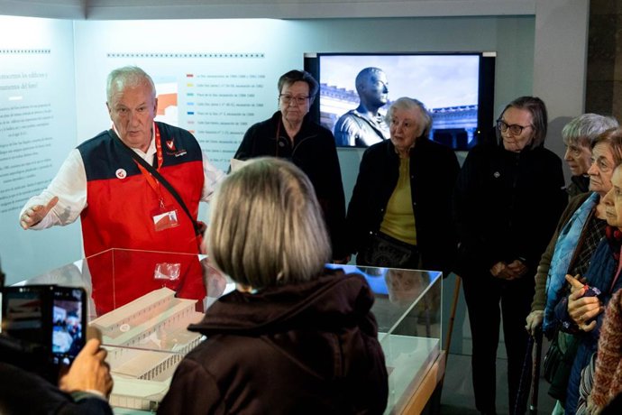 En las visitas han participado 480 personas.