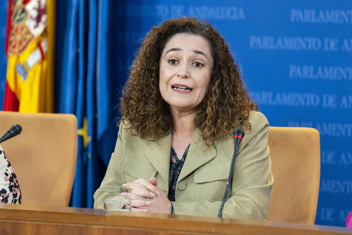 La portavoz del Grupo Por Andalucía, Inmaculada Nieto, este miércoles en rueda de prensa. 